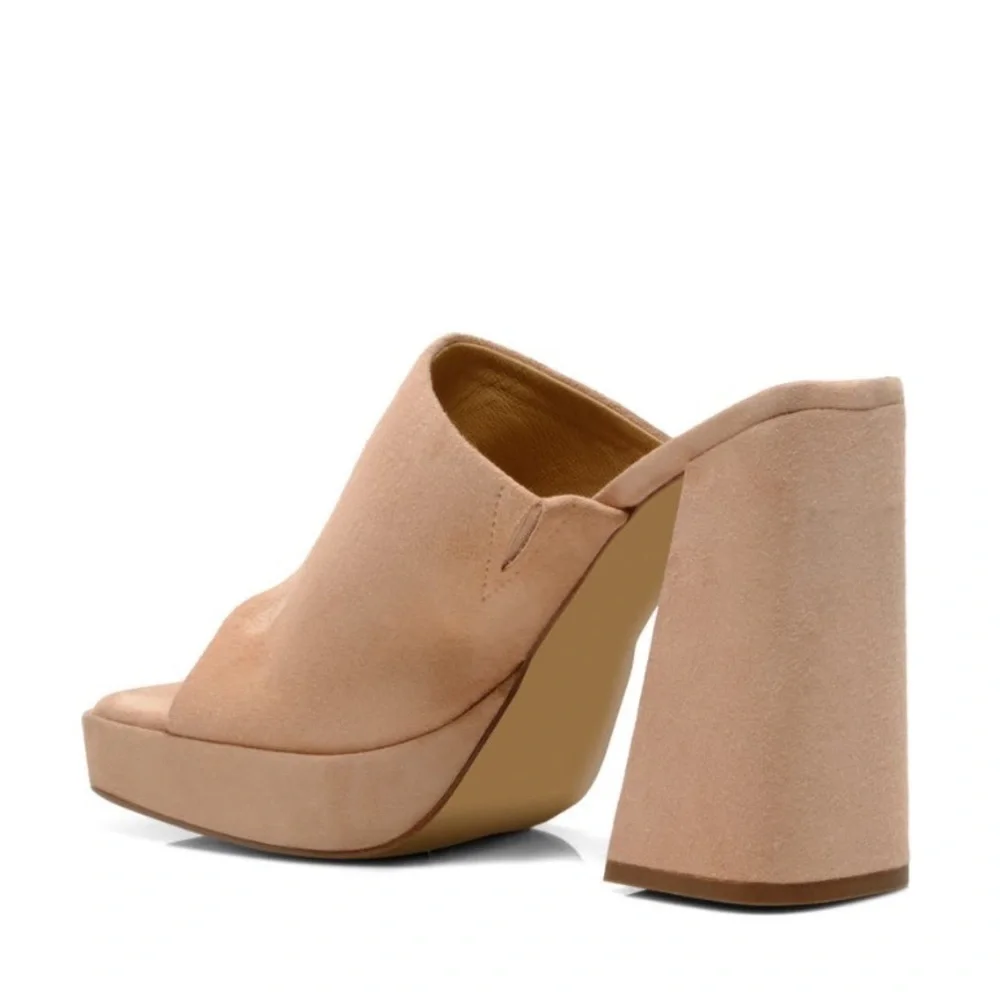 NEW! Free People Pearl Sand Margo Platform Sandal -  Size 39EU/9US ✈️
